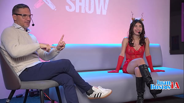 Image Hardcore Threesome: SaraTaylor petite slut in a extreme DP with two big dicks