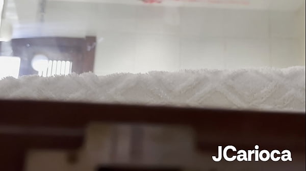 Image Praia me deixa cheia de tes&atilde_o com tantos tarados querendo me foder me comendo com os olhos fui pra casa ganhar pau duro na minha buceta