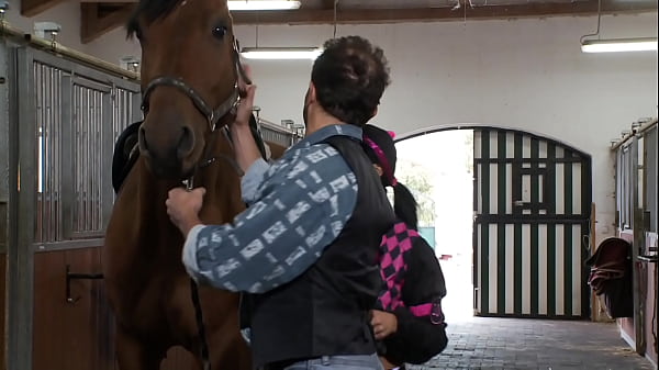 Image The stablehand is a simple man but has the huge advantage of being able to fuck really well and cums a few times in a row