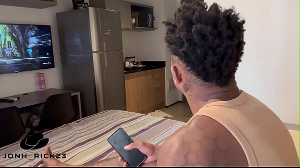 Image chamei minha amiga pra assistir netflix