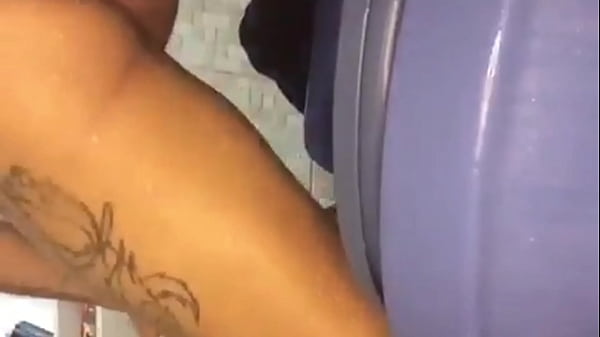 Image RUIVA SAFADA COM UN GRANDE PAU NO CU