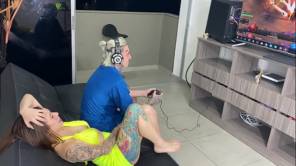 Image A GOOD BLOWJOB AND FUCK WHILE I RELAX BY PLAYING - SARAFILMS