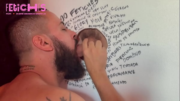 Image Executivo no Glory Hole