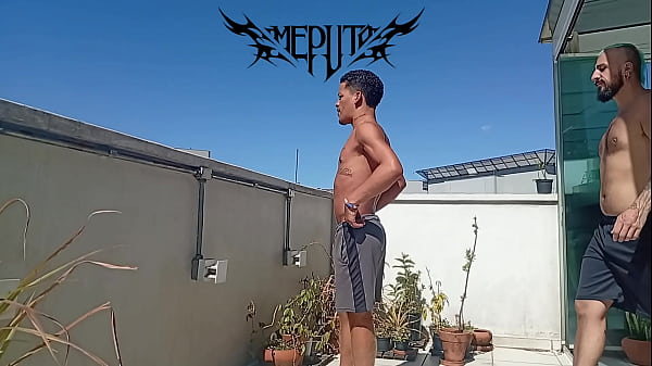 Image Fudendo o puto na varanda e gozando duas vezes dentro