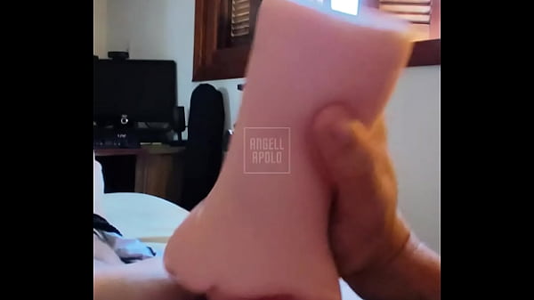 Image Reagindo ao Masturbador em formato de bucetinha rosa