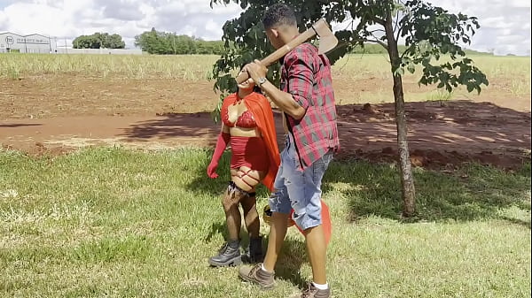 Image Chapeuzinho safadinha encontra com lenhador comedor que fode ela no caminho para casa da vov&oacute_
