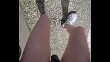 Image Shemale Ting Xuan outdoor peeing compilation