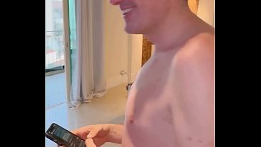 Image Esposa asi&aacute_tica gostosa chupa pau grande grosso em casa de swing e leva o safado pra casa pra foder e colocar o corno pra beber a porra