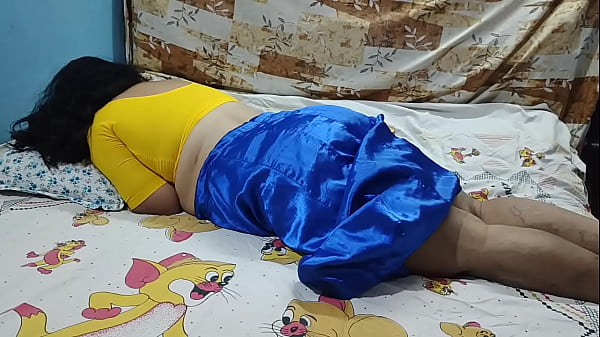 Image Sexy Desi Bhabi Mou Getting a Hot Oil Massage