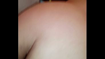 Image GORDINHA GR&Aacute_VIDA DANDO O BUCET&Atilde_O NO BANHEIRO APERTADO