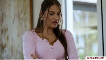 Image Eating and fingering this horny MILFs pussy