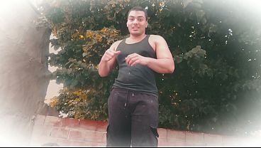 Image Rompo mis pantalones de una Patada contando una historia de Pelea Kick Boxing y de paso masturbacion con los Pantalones Rotos - Pene Greande - Hombre Grande y Musculoso