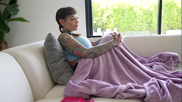 Image Hot goth housewife cheats with her husbands best friend - Tigerlilly & Lev Lieben