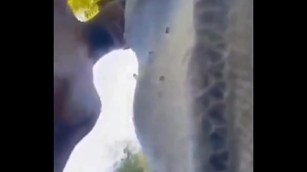 Image Meu amigo hetero me comeu na encolha na escada do terreno abandonado