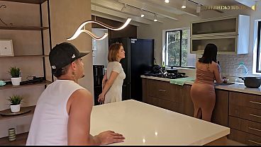 Image suegra bbw se folla al novio de su hijastra a escondidas de ella - EmilyFox & Millan Rodriguez