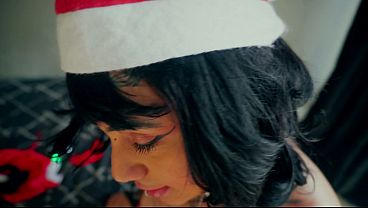 Image Ela tinha um presente de Natal escondido no CU e eu fui descobrir qual era - POV