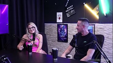 Image Fudeu a casada Monica Lima ao vido na web e o marido s&oacute_ assistiu. Bruna carlos, uma loira muito gostosa fudeu com a Monica Lima na frente do corno manso.