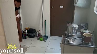 Image Vizinho me filmou escondido sem eu saber e eu quase peguei ele no flagra