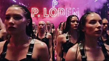 Image 1000 Woman Sex Shop Munich (Ia Generated)