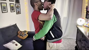 Image CASAL DE NERDS AO INV&Eacute_S DE ESTUDAR HIST&Oacute_RIA RESOLVERAM ESTUDAR o SEXOLOGIA