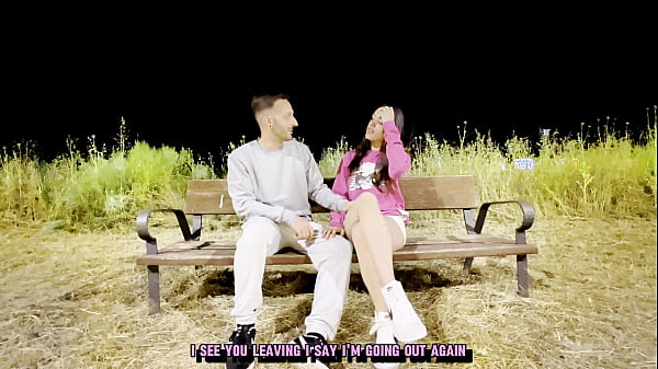 Image Sucia joven se folla a su vecino en la calle en plena noche