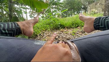 Image te imaginas que un dia pasas por un lugar y me encuentras masturbandome, tu me ayudarias o te da miedo que te la termine mamando