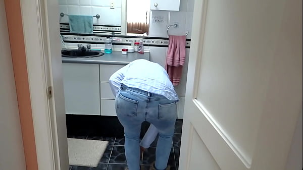 Image I please my stepson, I put on lingerie so we can masturbate and he cums