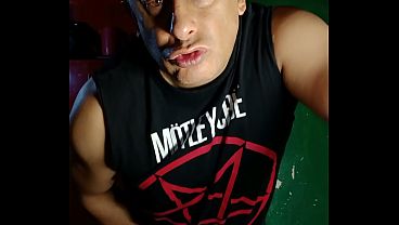 Image Empezando el a&ntilde_o bien abierto y caliente