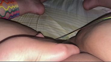 Image Chica curvy joven se frota y penetra con sus dedos ,te gusta verla?