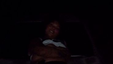 Image Putinha se exibindo na rua leva estranho pra casa