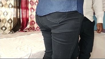 Image हॉट फीमेल बॉस ने होटल में अपनी XXX चूत की संतुष्टि के लिए नए कर्मचारी को बहकाया, देसी हिंदी ऑडियो सेक्स