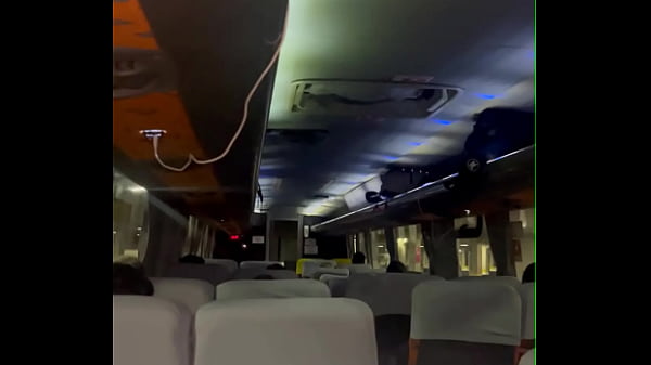 Image Encontrei uma f&atilde_ gostosa no &ocirc_nibus a Safada pediu pra me mamar e fuder a bucetinha dela sem camisinha