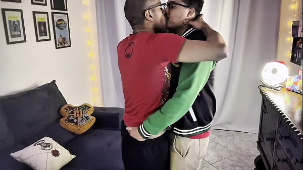 Image O AMIGOS NERD CHAMOU SEU AMIGO PARA UMA TARDE DE ESTUDO EM SUA CASA E O ESTUDO FOI SOBRE SEXOLOGIA A PUTARIA ROLOU SOLTA ( TEASER )