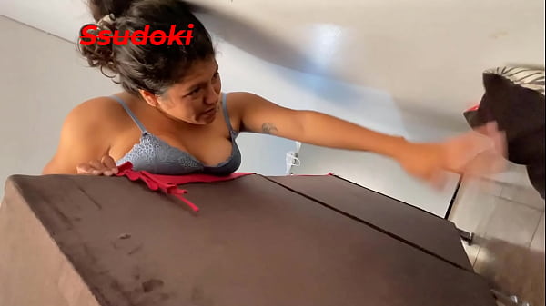 Image Me atore en el sofa mientras ordenaba mi casa para que llegara mi amante y mi esposo me descubri&oacute_ y termino follandome el