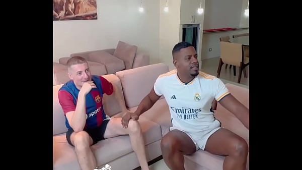 Image Corno perdeu a aposta e teve que ficar vendo a esposinha gostosa sendo fodida sem camisinha por seu melhor amigo