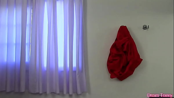 Image Sexy Trans Mechanic Julia Steinkopf Loves Stuffing Her Ass