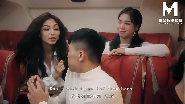 Image ModelMedia Asia - Repressing sounds while savoring the thrill of secret sex on the bus