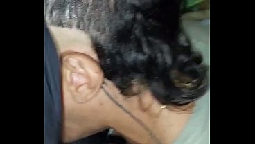 Image O novinho que trabalha no sacalao tinha a pica t&atilde_o lindo que n&atilde_o resisti e cai de boca