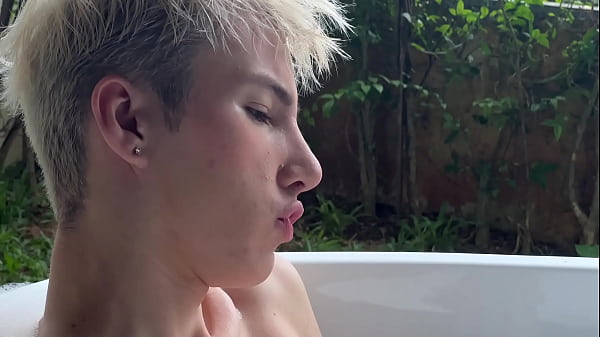 Image A cute twink sucked his stepdad's dick after a shower.