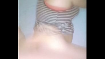 Image La llene de lado y se toco con mi leche dentro