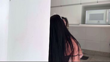 Image Contratei uma diarista pro meu fret de frente na avenida paulista em S&atilde_o Paulo! Safada da diarista come&ccedil_ou a foder comigo e os outros vizinhos olhando n&oacute_s fodendo gostoso at&eacute_ gozar gostoso juntos!