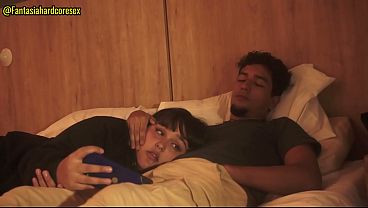 Image Mi hermanastra notas mis perversas intenciones de follarle la garganta y ella se deja (casi nos descubren)