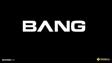 Image Kiki King Trades Taiwanese Pussy for Roadside Car Repair