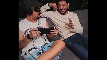 Image Mi hermanastra se ha follado a todos mis amigos, es una zorra de cuidado