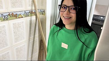 Image I go down to my neighbor to ask for ice cream