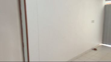 Image Me aprovecho que no hay nadie en casa para espiar a la puta de mi hermanastra en el patio.