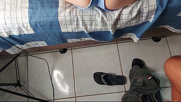 Image Ai, pare por favor! Voc&ecirc_ colocou no buraco errado, essa n&atilde_o &eacute_ minha buceta, seu filho da puta, d&oacute_i! ... - Eu fodi o cu dela sem d&oacute_ e gravei tudo com meu celular.