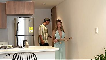 Image Hot Blonde Pays Pizza Delivery Guy with Her Pussy - Danner Mendez & Ambar Prada
