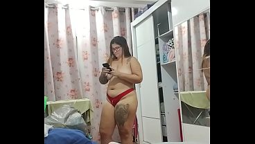 Image Ruiva safada faz exibi&ccedil_&atilde_o pra seus machos na internet e marido grava e bate punhetta