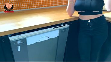 Image Le r&eacute_parateur ne vient pas que pour le lave vaisselle, il vient aussi pour baiser ma femme !